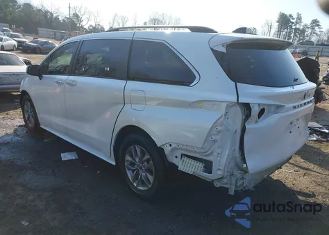 2022 Toyota Sienna Xle z USA, uszkodzony, nr VIN 5TDJRKEC2NS101604
